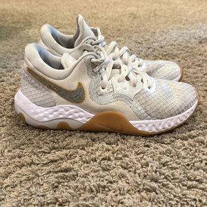 nike renew looney tunes